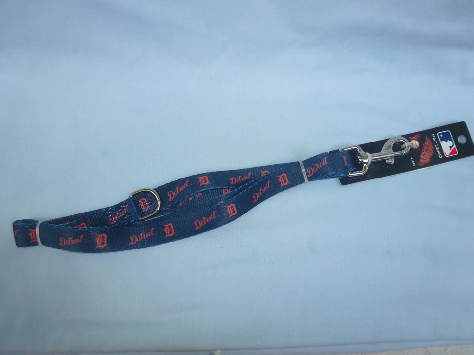 DETROIT TIGERS  4 ft long DOG/PET LEAD/LEASH size Small 3/4" wide by Sparo NWT - Image 1 of 4
