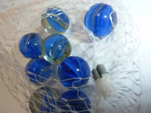 VINTAGE 8 Cat Eye Glass Marbles Clear Ribbon Swirl BLUE Colors - Picture 1 of 3