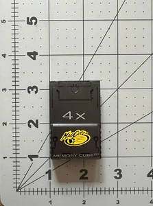 Mad Catz Grey Memory Cube 4X Memory Card for Nintendo GameCube TESTED - Picture 1 of 5
