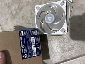 Arctic P12 PWM PST A-RGB 0dB Case Fans - 120 mm, Pack of 6 (ACFAN00232A) - Picture 1 of 3