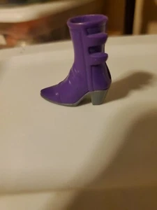  Disney Store Puppe Irma aus dem W.I.T.C.H. comic puppe serie line one Schuh Stiefel - Bild 1 von 4