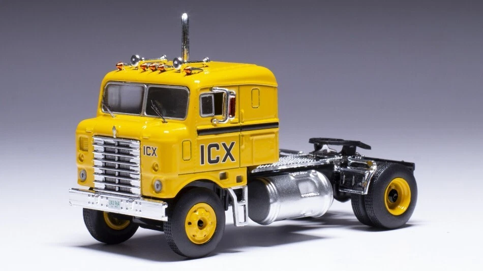 KENWORTH BULLNOSE 1950 WHITE 1:64 - Immagine 1 di 1