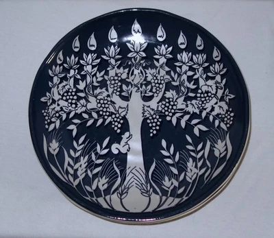 Juego de 3 platos de cena Pottery Barn Tree of Life diseño de menorá azul y blanco Foto 1 de 4