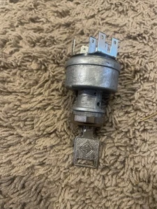Interruptor de encendido - CSC 1398 International Jeep algunos GM con llave - Imagen 1 de 2