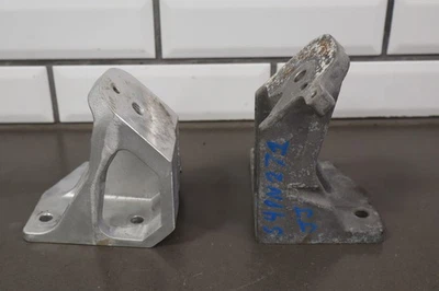 Par de soportes de montaje del motor Pontiac GTO 2004-2006 Foto 1 de 4