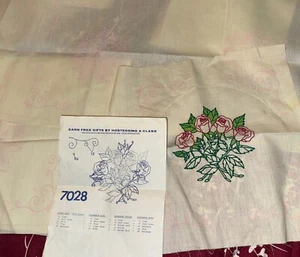 Tri Chem Rose Bud 12” Quilt blocks 5 Blocks-1 Partly Finished Plus Plain Sq - Picture 1 of 4