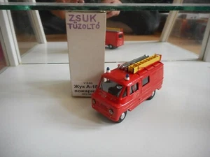 VM Zuk Tuzolto Feuerwehr in rot auf 1:43 in Box - Bild 1 von 4
