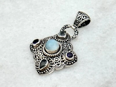 Colgante de piedras preciosas de topacio amatista Larimar con cuentas de Bali - plata de ley 925 Foto 1 de 3