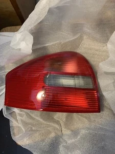 4B5945095 Original Audi A6 (4B2, 4B5, C5), Izquierdo - Imagen 1 de 3