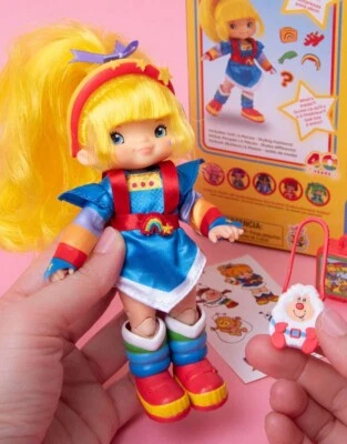 THE LOYAL SUBJECTS Bambola Iridella Rainbow Brite - Edizione Speciale 40° Anniversario