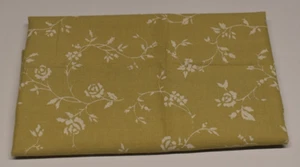 Hellbraun Creme Blumenmuster Fat Quarter BAUMWOLLSTOFF 17-3/4" x 22" - Bild 1 von 1