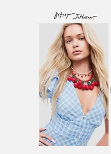 Nuevo con etiquetas Collar Betsey Johnson Estilo Baquelita Rojo Cereza Declaración - Imagen 1 de 6
