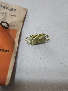 1962-68 Chevrolet Series 50, 60 Truck (327) NOS Carb Governor Spring 7010831 GM - Foto 1 di 3
