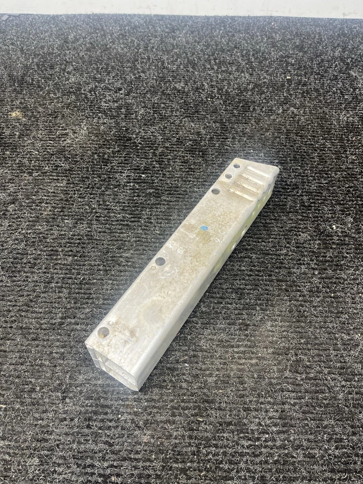 ☑️ Amortiguador parachoques trasero derecho AUDI A5 QUATTRO 2008-2017 8T0807332A Foto 1 de 4