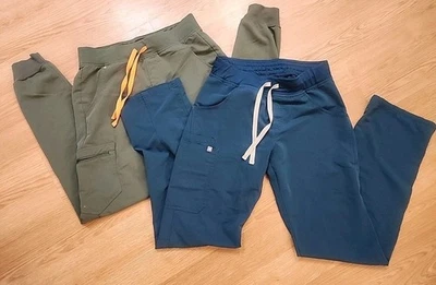 Lot Of 2 FIGS Women's Zamora Jogger/Straight Leg Style Scrub Pants Size S/T - Image 1 of 4