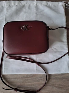 Calvin Klein - Handtasche - Wie Neu - Veganes Leder - Burgunderrot - Bild 1 von 7