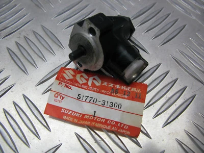 SUZUKI GSX750 / GS750 ES/EF/E 1983-1984, NUEVO CONJUNTO ORIGINAL .P.D.F, 51770-31300 Foto 1 de 3