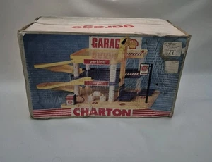 Vintage Charton Spielzeug Garage Pumpen Service mit Aufziehlift - Bild 1 von 9