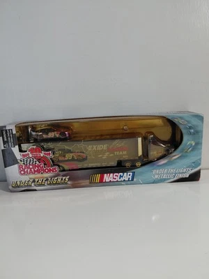 Remolque tractor semirremolque Racing Champions 1:64 99 Exide Jeff Burton NASCAR Foto 1 de 4