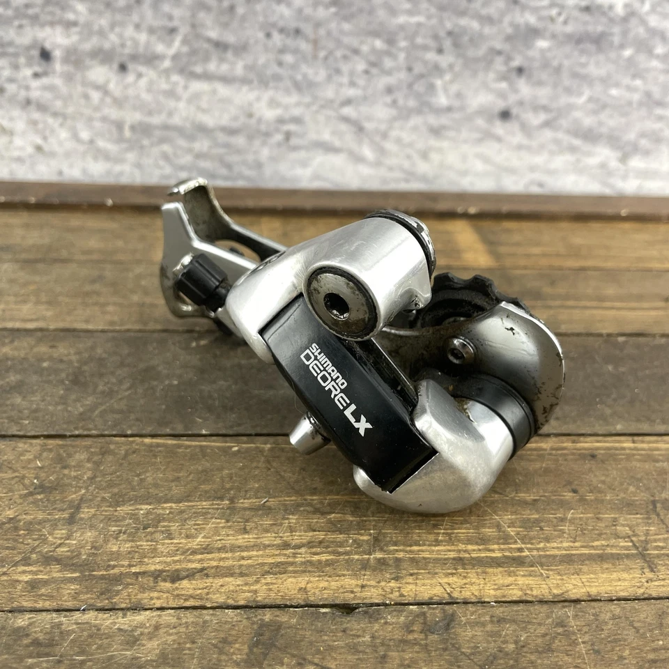 Vintage Shimano Deore LX RD-M560 Rear Derailleur Japan MTB 7-Speed Long Cage - Image 1 of 4