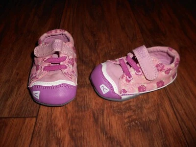 Keen Niñas Zapatos Bebé Talla 12 M EU 18 COMO NUEVO Foto 1 de 4