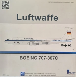 Inflight200 IF707GAF001 Boeing B707-307C Luftwaffe 10+02 'Hans Grade' - Picture 1 of 4