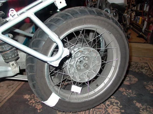 BMW OIL Head R1100R 4.00 X 17" REAR SPOKE Wheel Rim + DISK R850R  Paralever - Picture 1 of 6