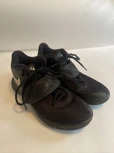 Zapatos de baloncesto Nike Kyrie Flytrap talla 8 negros metálicos BQ3060-008 - Imagen 1 de 7