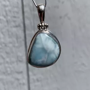 Neu! Natürlicher blauer Larimar aus der Dominikanischen Republik 925 Sterlingsilber Anhänger - Bild 1 von 6