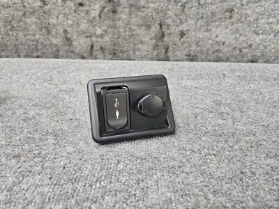 Conjunto de interruptor de control adaptador USB Jack Lexus 13-20 Gs-F Gs350 OEM Foto 1 de 4