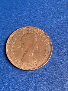 AUSTRALIAN 1. 1954 ONE HALF PENNY. DOT AFTER PENNY -:- IN CIRCULATED CONDITION. - Picture 1 of 2