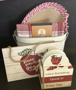 Dolly Parton Dollar Colección General Apple Lote De 7 Nuevo Con Etiquetas Nuevo Con Cubo - Imagen 1 de 11