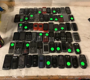 Lote de 68 teléfonos deslizantes LG mixtos | Teléfono abatible | Sin cable - Imagen 1 de 5