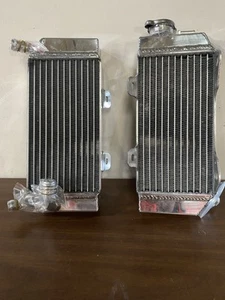 ALUMINUM Radiator for HONDA CRF250 CRF250R 2004 2005 2006 2007 2008 2009 new - Picture 1 of 3