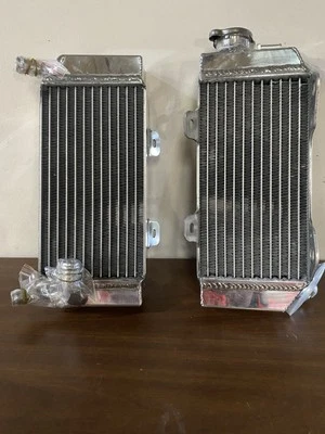 ALUMINUM Radiator for HONDA CRF250 CRF250R 2004 2005 2006 2007 2008 2009 new - Image 1 of 3