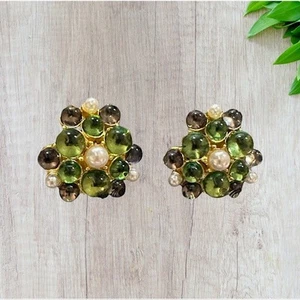 Orecchini a grappolo perle vintage 1" clip su oro, verde, grigio e bianco - Foto 1 di 4