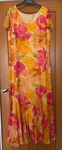 Country Casuals Silk Floral Dress fully lined - Size 18. Excellent condition. - Picture 1 of 7
