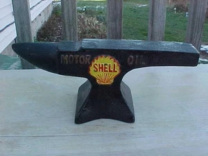 Cast Iron Shell Motor Oil Anvil - Picture 1 of 1