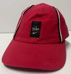 NIKE VINTAGE PANEL RED HAT RUNNING STRETCH BACK - Picture 1 of 10