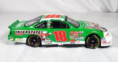 NASCAR Bobby Labonte #18 baterías interestatales Coca-Cola 2001 Pontiac acción 1:24 Foto 1 de 4