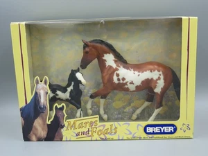 Breyer Mares & Foals - Pinto Mare & Foal-Blood Bay Overo & Black Overo - Nuevo en caja - Imagen 1 de 7