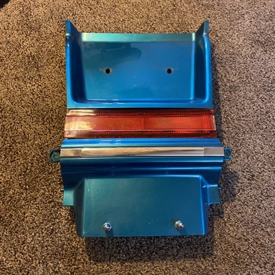 Крышка заднего колеса 1993 Honda Goldwing GL1500se задняя панель пластиковая от оригинального производителя с задним фонарем - Изображение 1 из 2