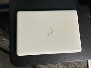 Apple MacBook 13 in 2009 White A1342 - Picture 1 of 3