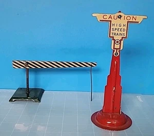 CB25: Marx Prewar O "Caution High Speed Trains" Train Signal & Crossing Gate - Picture 1 of 4