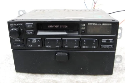 Radio casete AM/FM Toyota OEM A11708 Avalon 4Runner Camry Land Cruiser 90-99 Foto 1 de 4
