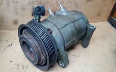 2001-2002 Dodge Caravan 3.3L AC Compressor w/Rear AC  Foto 1 de 3