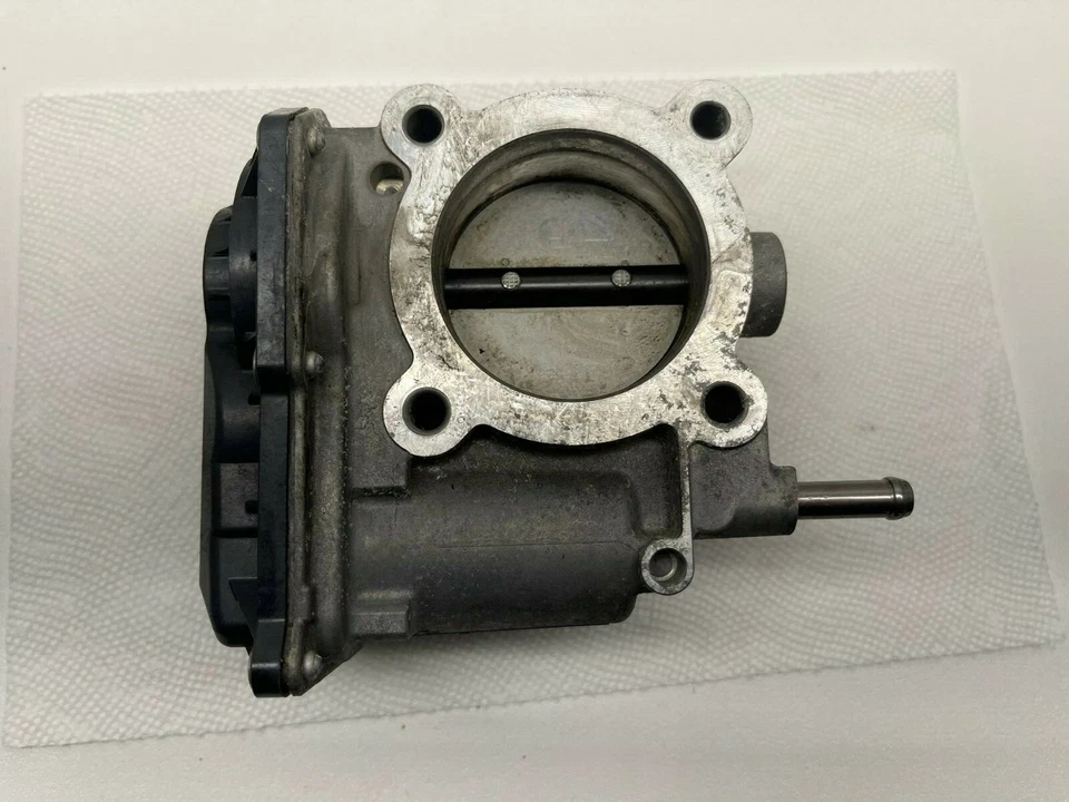 Toyota Prius 2013 2014 2015 2016 2017 2018 carrocería de válvula de acelerador 22030-37060 Foto 1 de 4