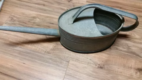 ANTIQUE VTG RINGED OVAL GALVANIZED STEEL SCHNEIDERKANNE WATERING CAN-NO SPRINKLE Cover