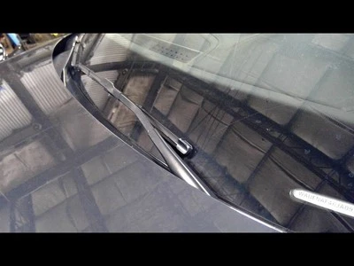 Brazo limpiaparabrisas izquierdo A4 AUDI 2017-2023 1584517 Foto 1 de 4