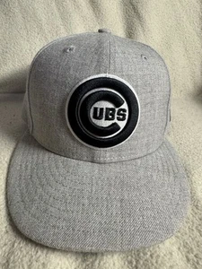 Chicago Cubs New Era Sombrero Todo Gris Talla 7 Béisbol Único Raro Béisbol MLB Gris - Imagen 1 de 18